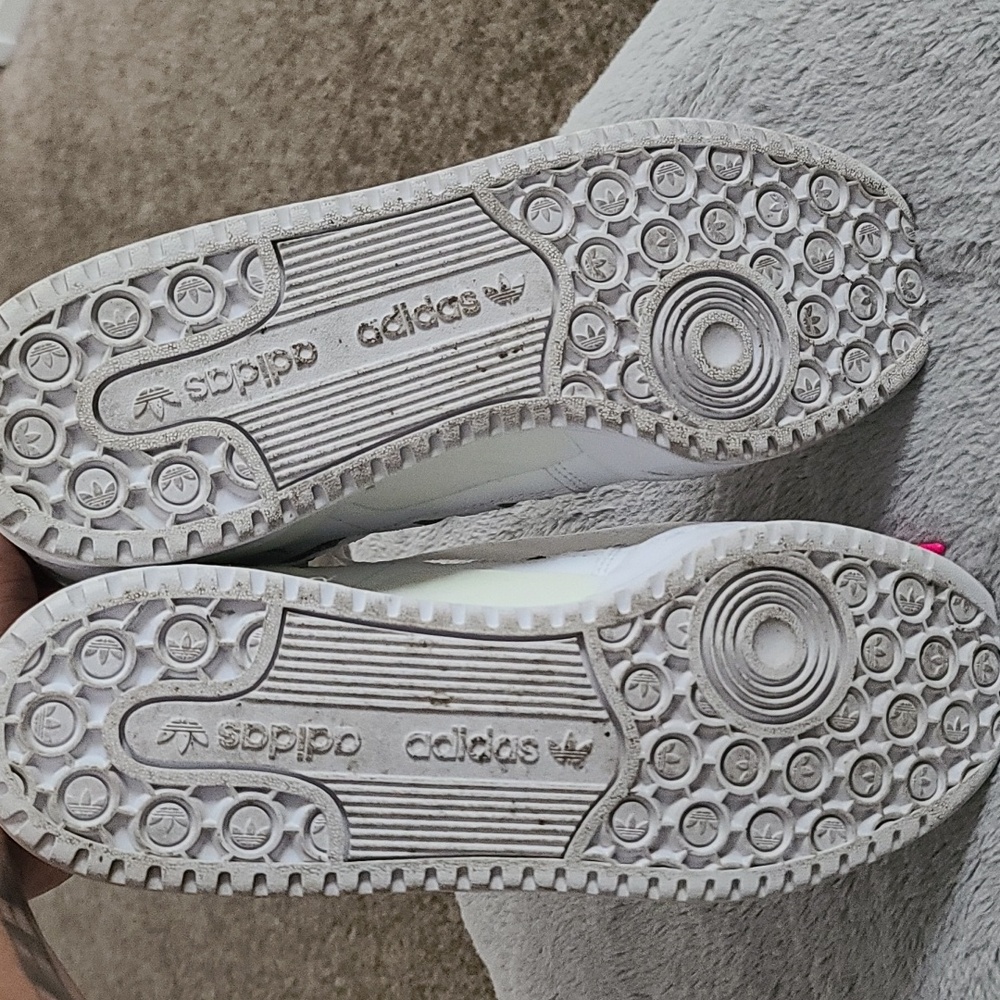SHOES - Picture 5 of 8